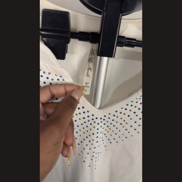 Leo & Nicole Women’s White‎ Shirt Size L Bedazzled Collar Elegant Blouse - Picture 2 of 4